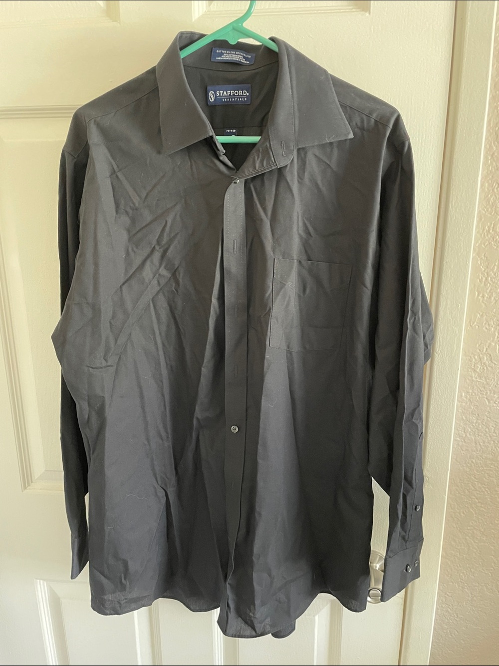 Stafford Men's Black Long-Sleeve Fitted Dress Shirt 16 1/2 34-35
